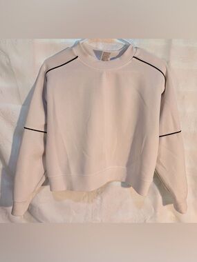NWOT all in motion Cream Crewneck Sweatshirt with Black Trim XS T0040